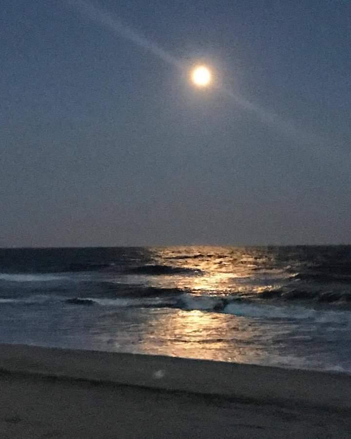 on the air plane going to  AZ