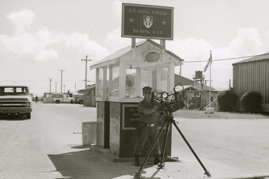 Fire Team Leader ... drawing M60 from Amory.